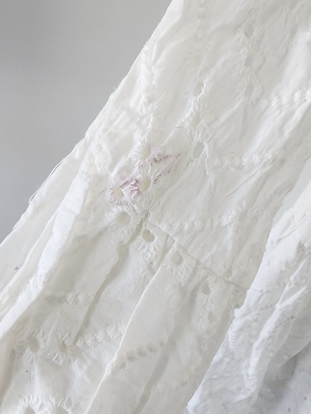 Ray Cassin Small White Eyelet Lace Peasant Top with Tie Neck - Picture 6 of 7